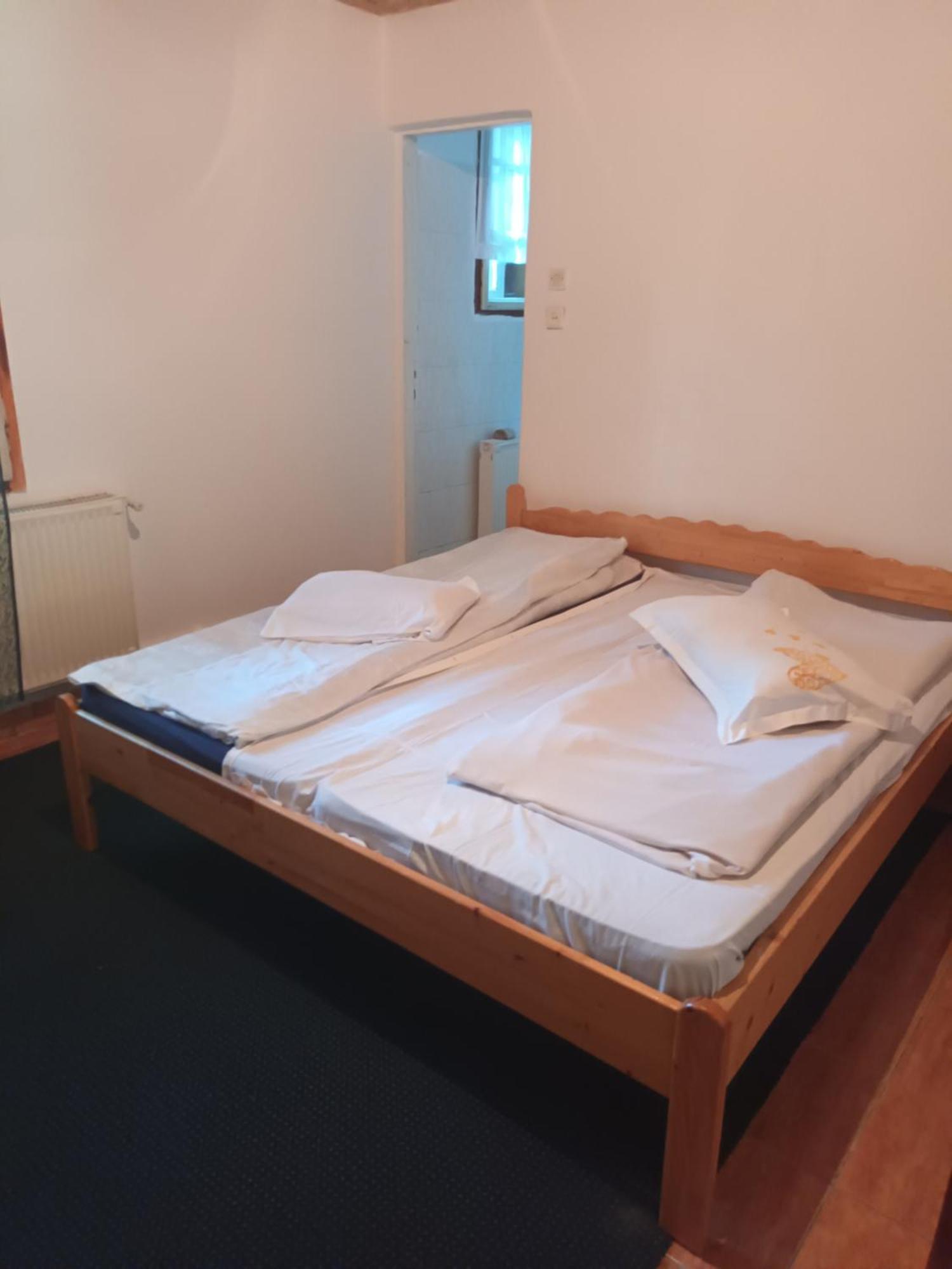 Antonia Hotel Бъйле Тушнад Екстериор снимка